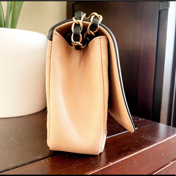 Chanel Caviar Quilted Medium CC Filigree Flap Beige and Black - Picture 3 of 13